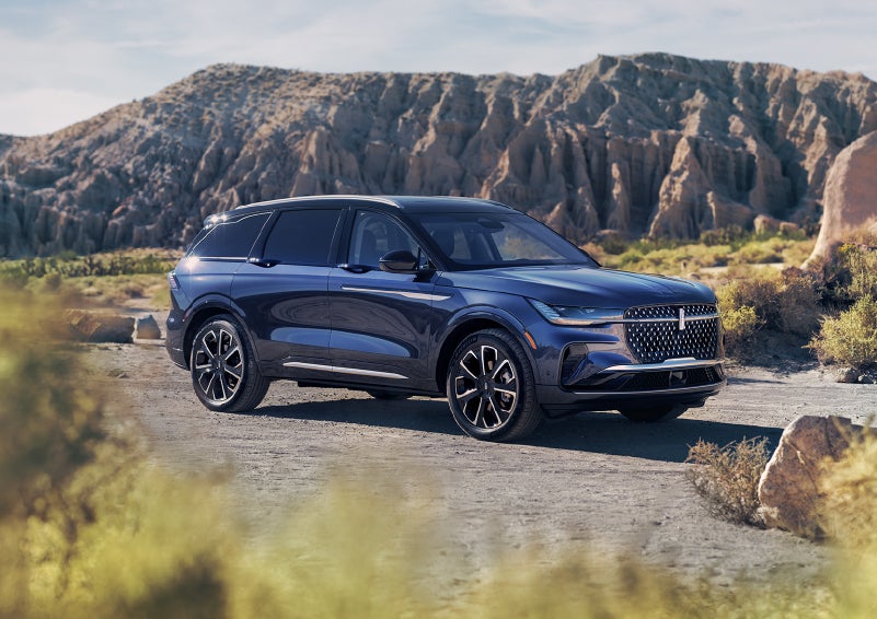 A 2024 Lincoln Nautilus® SUV is parked in a desert national park. | Oliver Lincoln in Plymouth IN