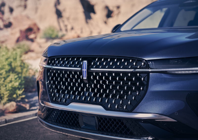The stylish grille of a 2024 Lincoln Nautilus® SUV sparkles in the sunlight. | Oliver Lincoln in Plymouth IN